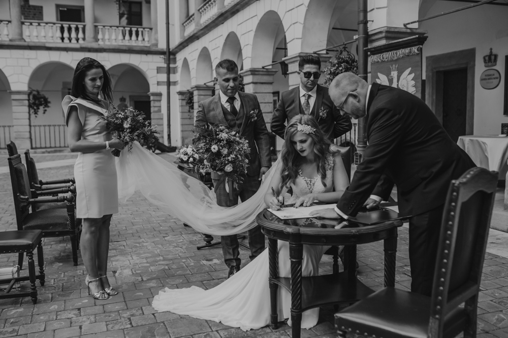 Ślub na zamku królewskim w Niepołomicach-97